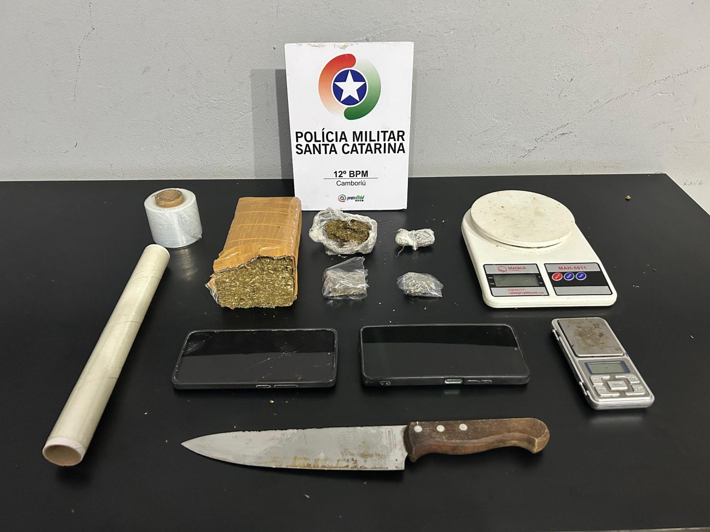 Flagrado com droga em Camboriú - Operação Alta Tensão - Descumpriu medida preventiva e foi preso  - Moradores de rua agridem e levam celular da vítima