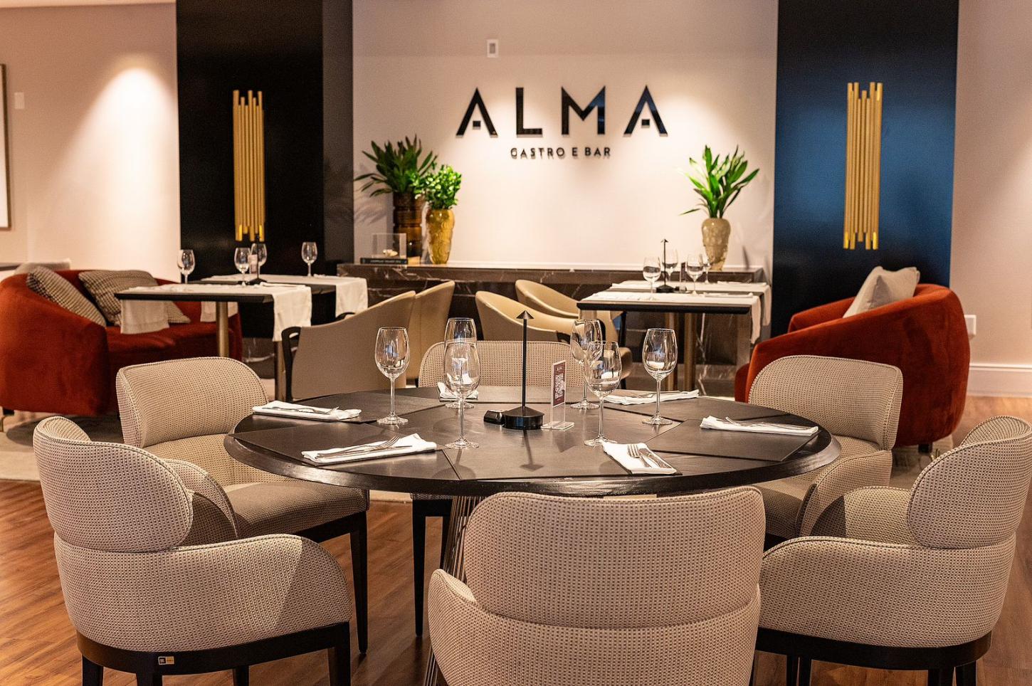 Hotel e restaurante de Itapema oferecem experiência memorável neste Dia dos Namorados