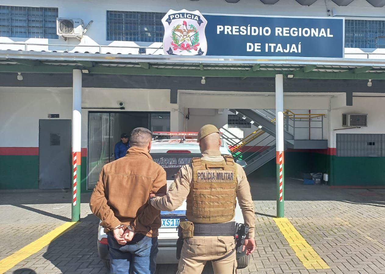 Polícia Militar cumpre oito mandados de prisão na última semana em Balneário Camboriú