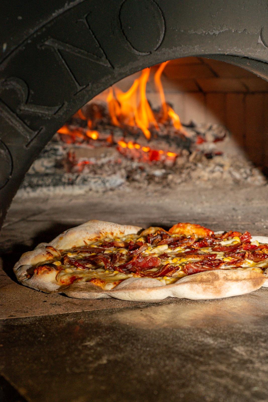 Pousada Estaleiro Guest House promove noite especial dedicada às pizzas artesanais