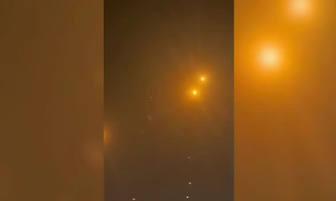 Trump reafirma cessar-fogo após Israel e Irã trocarem ataques