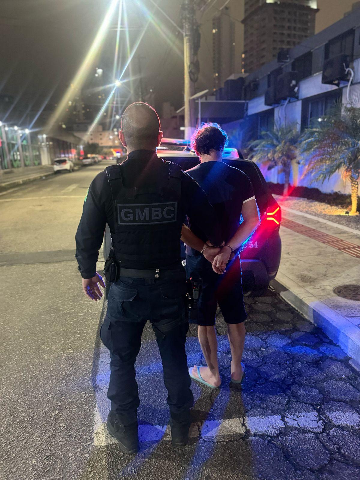 Ação rápida da Guarda Municipal prende homem por violência doméstica 