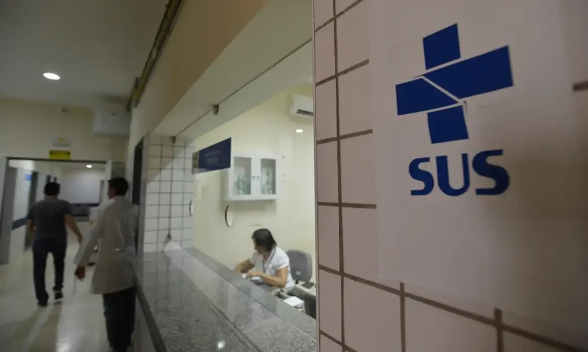 Agência do SUS seleciona 130 profissionais de nível médio e superior