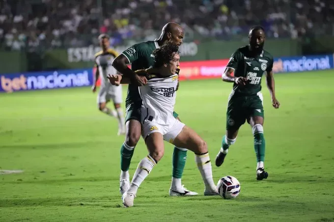 Criciúma empata em Goiás pela Série B - Fluminense perde e Brasil está fora do Mundial de Clubes