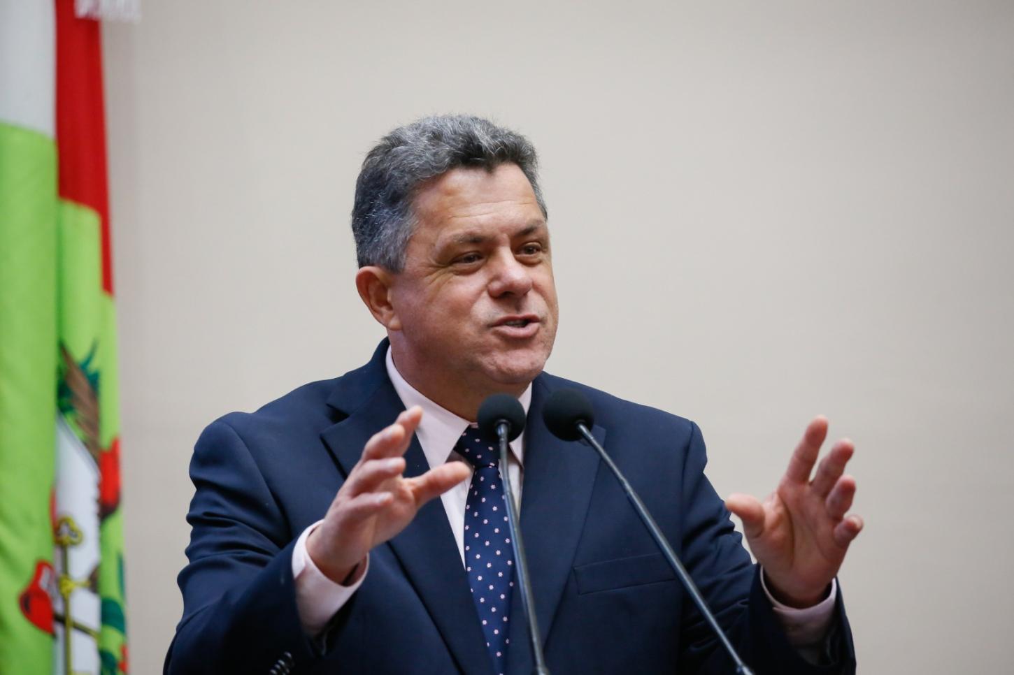 Crise nos Correios já impacta economia e consumidores catarinenses, critica deputado Naatz