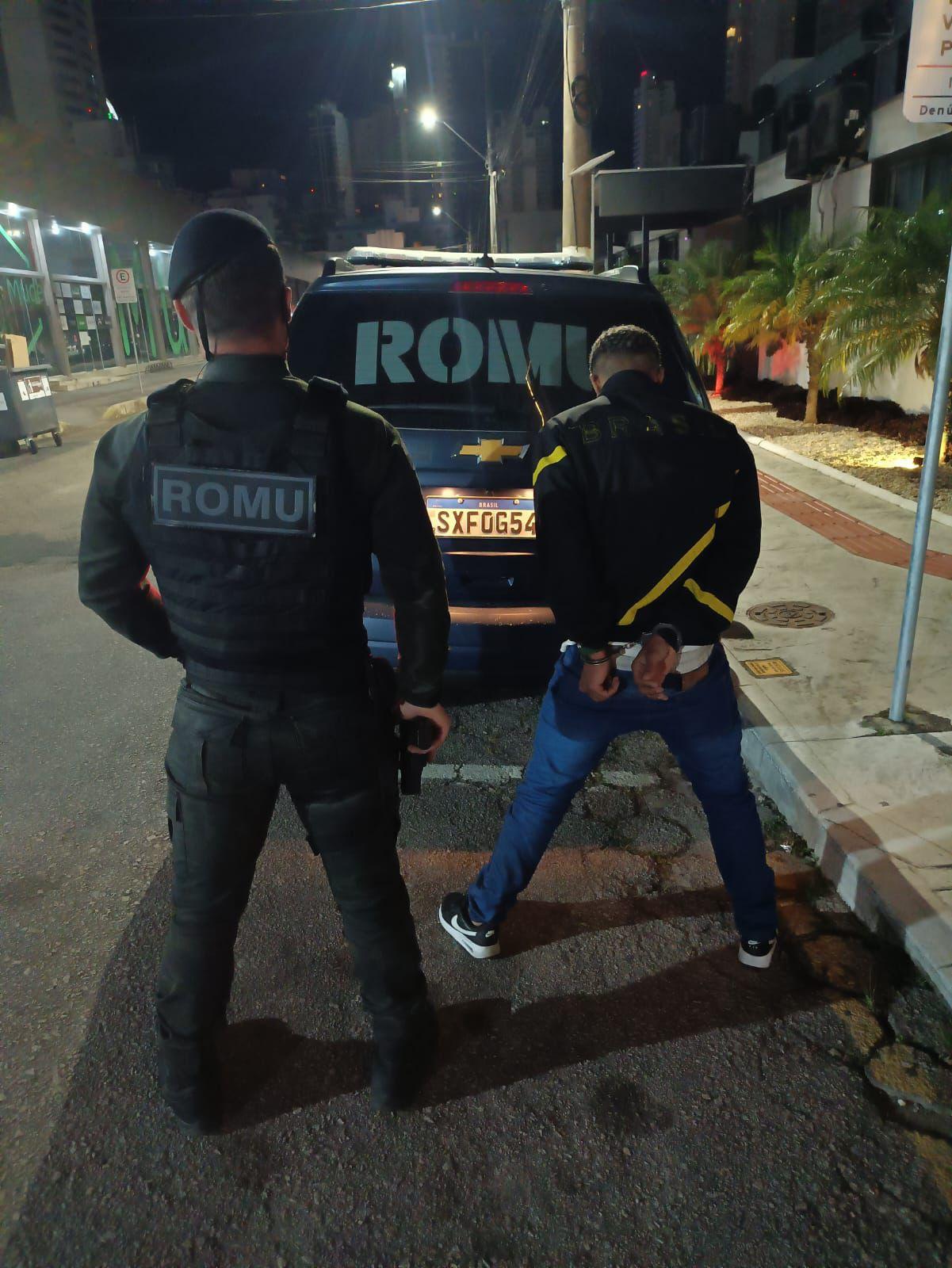 Disk-Droga: Traficante é preso pela Guarda Municipal de Balneário Camboriú 
