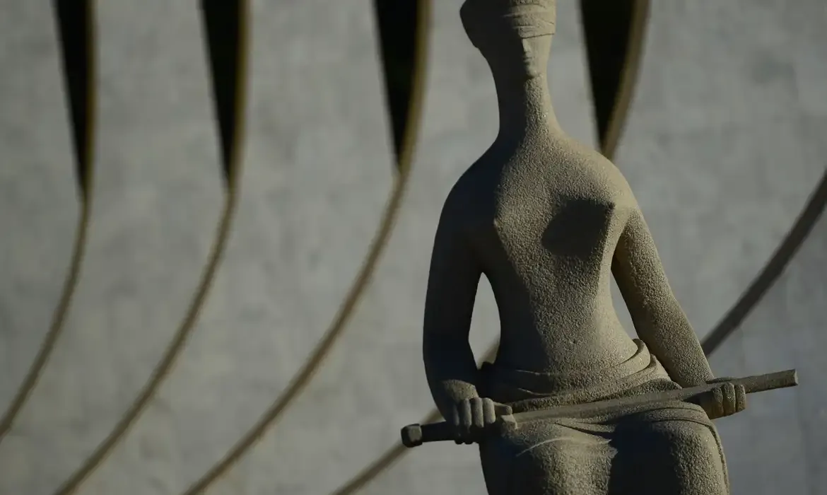 Fux diverge, mas Primeira Turma confirma tornozeleira para Bolsonaro