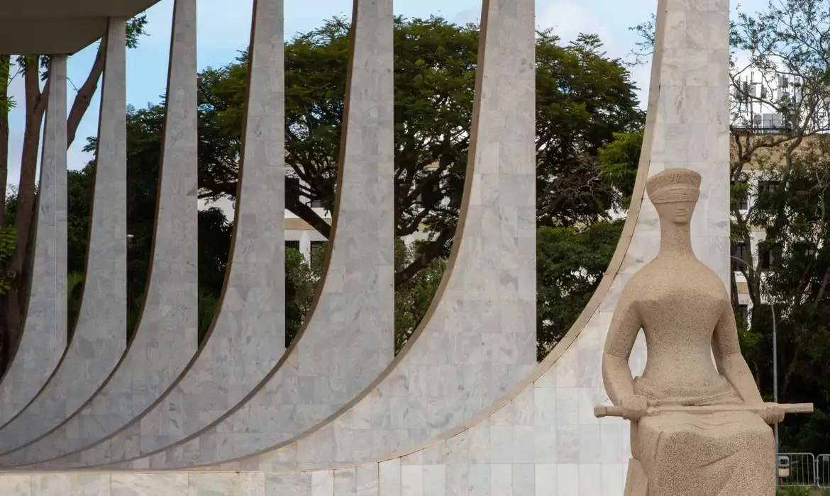 Juristas pedem ao STF para anular sanções dos EUA ao Brasil 