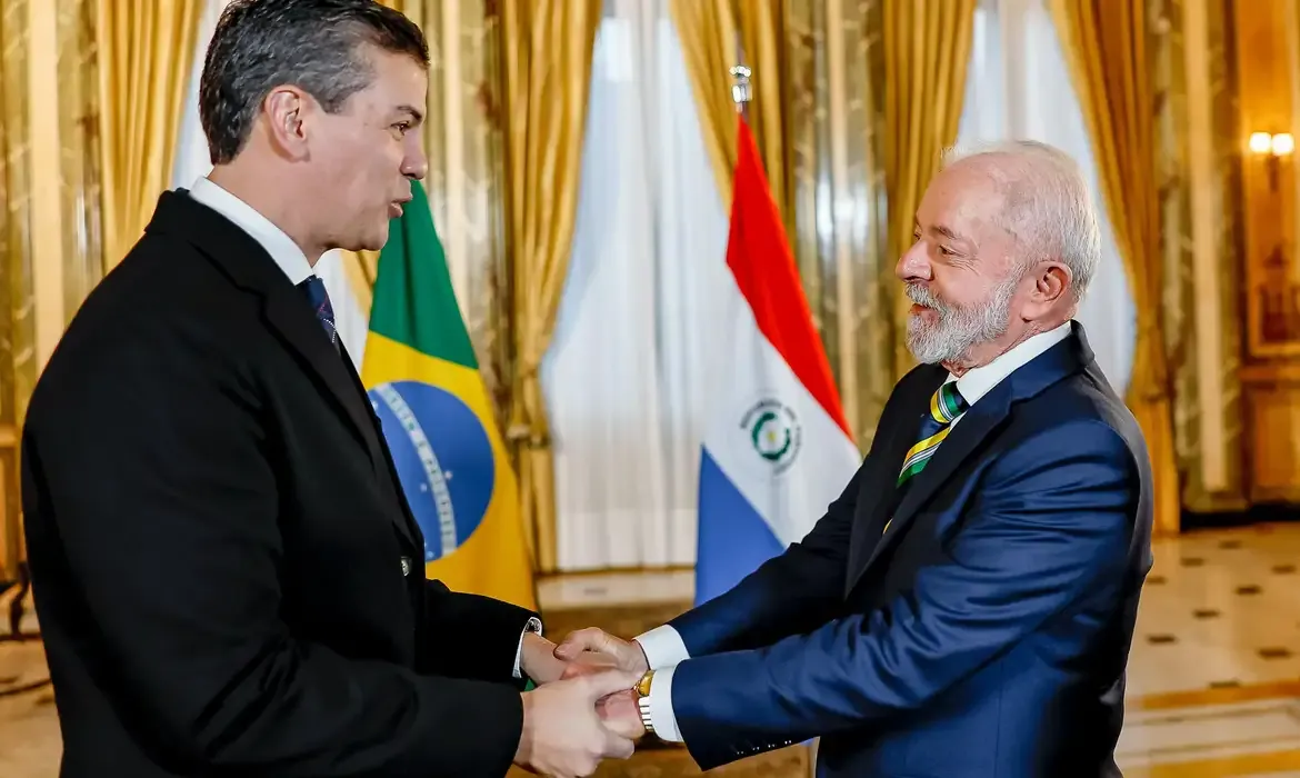 Lula e Santiago Peña conversam sobre caso de espionagem da Abin