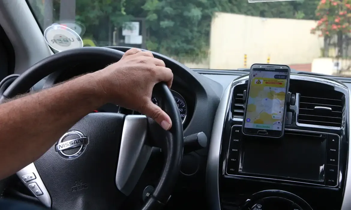Lula sanciona crédito consignado para CLT, incluindo motoristas de app