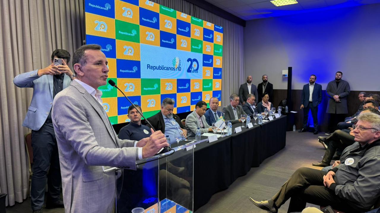 Republicanos reúne lideranças em Florianópolis e anuncia novas filiações em evento com projeção para 2026