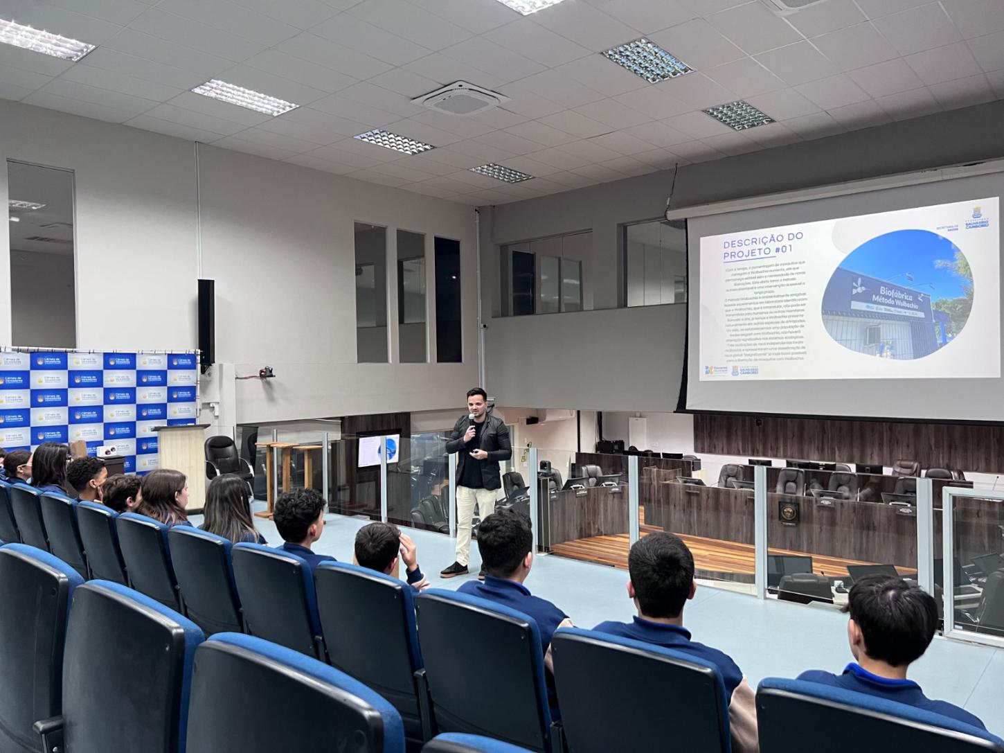 Câmara Mirim de Balneário Camboiú recebe explicação sobre o Wolbachia