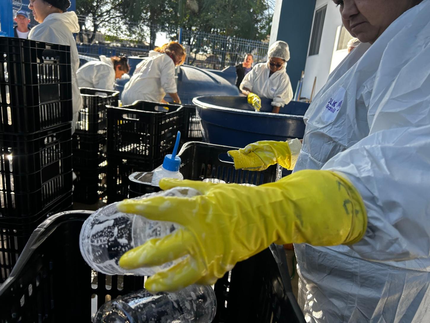 Comitiva de Balneário Camboriú visita Biofábrica do Método Wolbachia em Joinville
