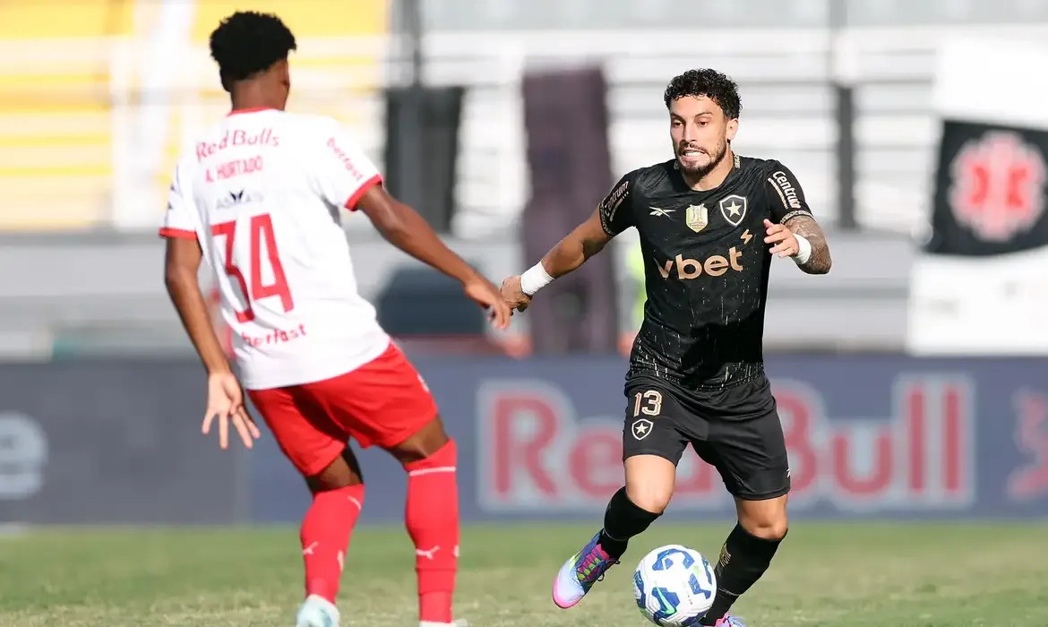 De olho no G4, Botafogo recebe Bragantino neste sábado pelo Campeonato Brasileiro da Série A