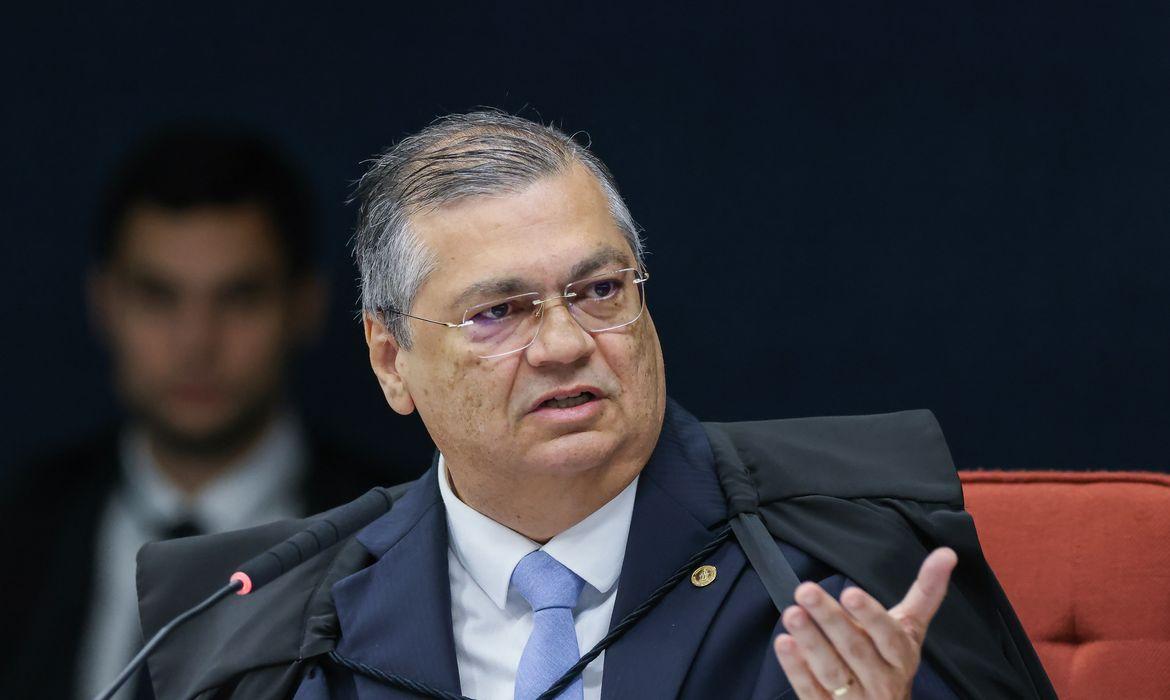 Dino manda PF investigar emendas parlamentares que somam R$ 694 milhões