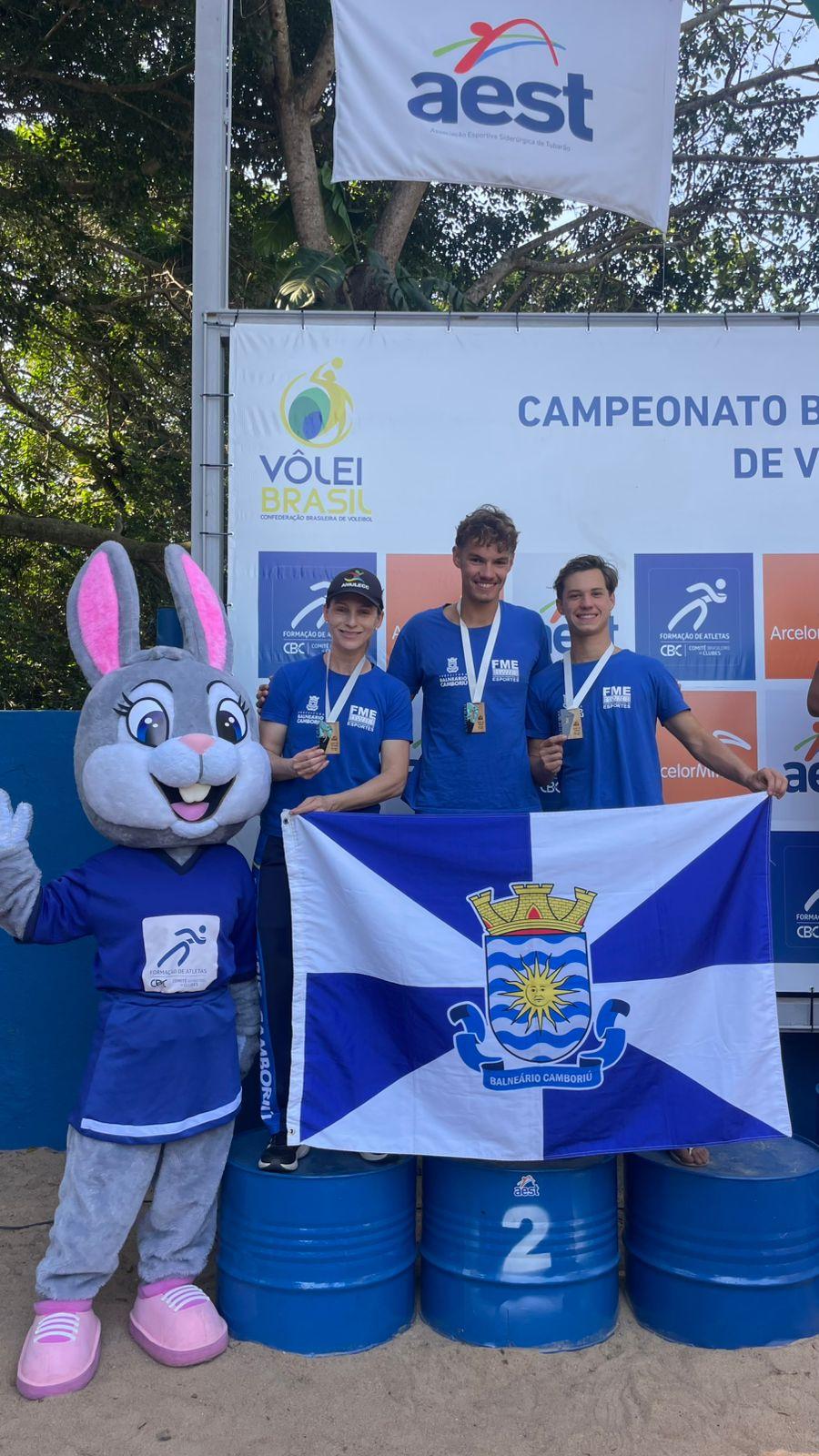 Dupla de Balneário Camboriú sobe ao pódio da 1ª Etapa do Circuito Brasileiro Interclubes de Vôlei de Praia