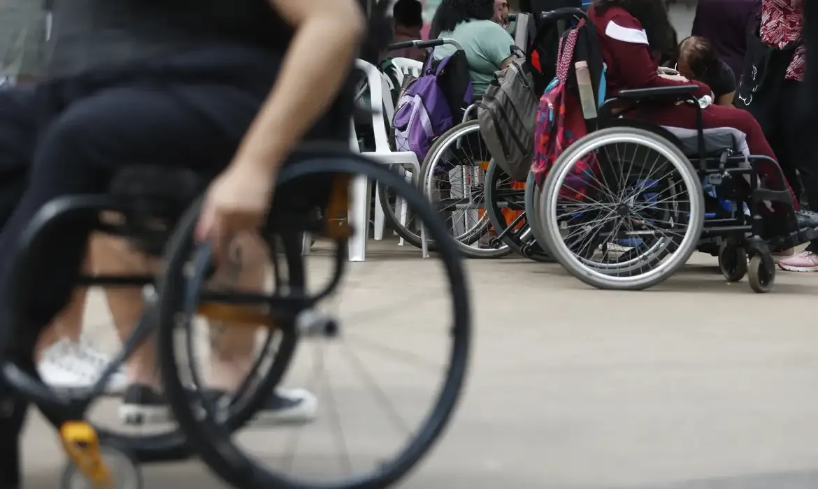 Feira online tem 7 mil vagas de emprego para pessoas com deficiência