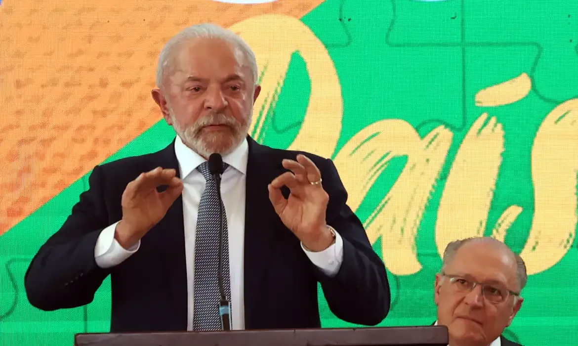 Lula envia nesta quarta-feira ao Congresso projeto que regula redes sociais