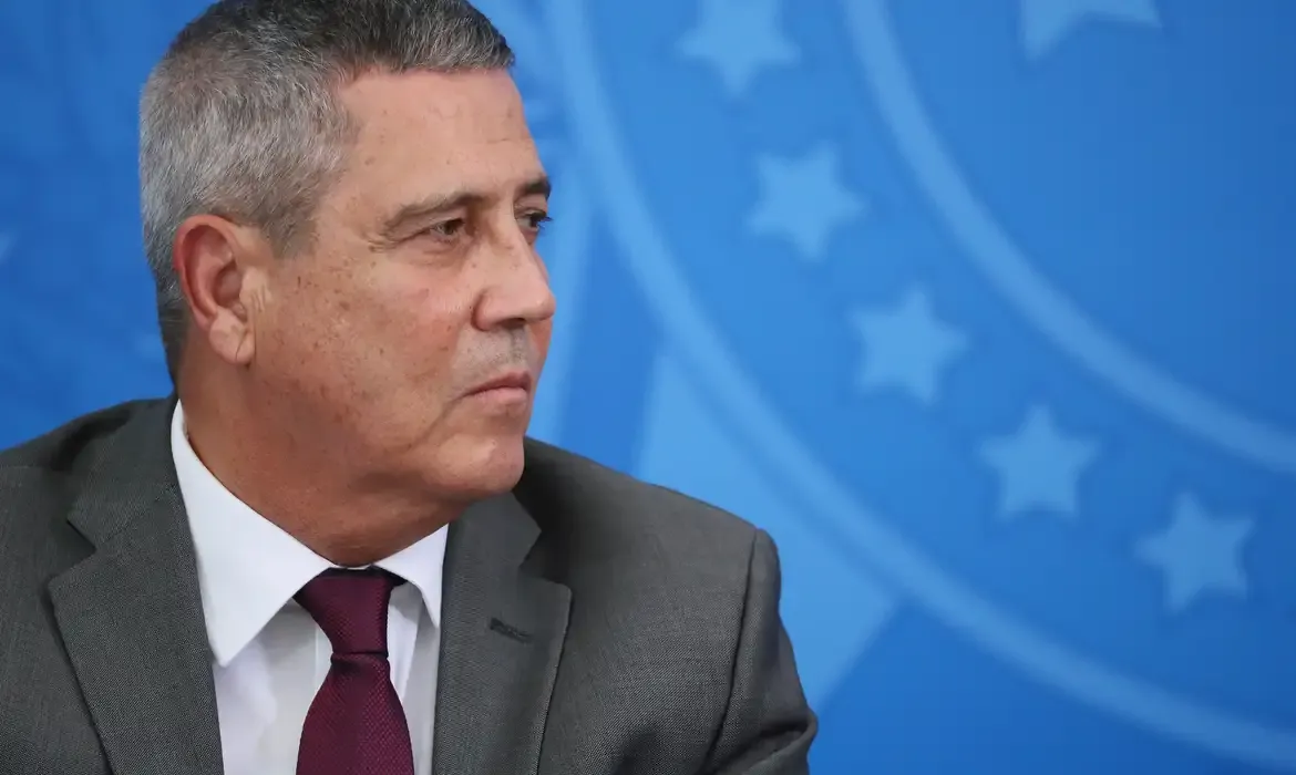 Moraes mantém prisão do general Braga Netto