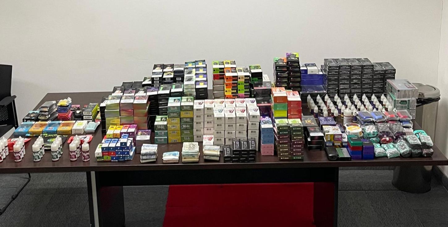PM prende duas mulheres por contrabando e tráfico de droas e realiza operação de fiscalização de ciclomotores e autopropelidos