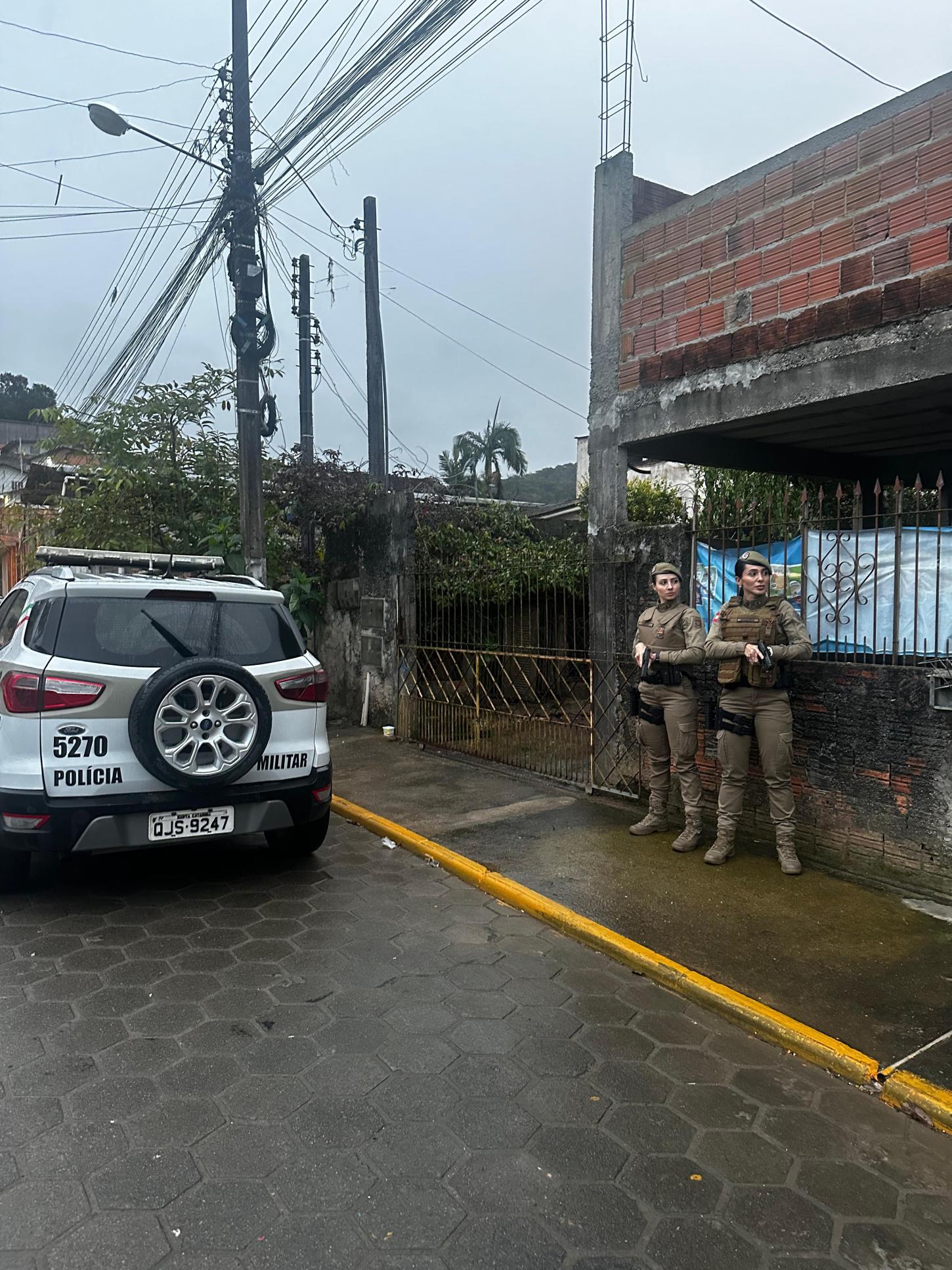 Polícia Militar apreende 22 quilos de maconha no Monte Alegre em Camboriú