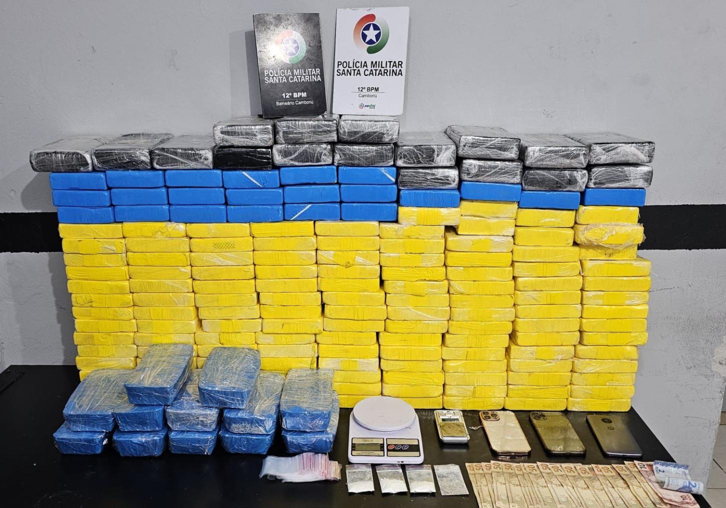 Polícia Militar apreende aproximadamente 400 quilos de entorpecentes na Vila Real