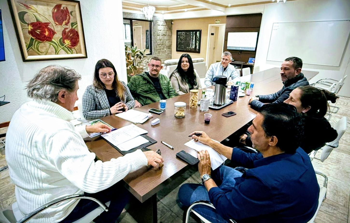 Prefeito de Camboriú recebe representantes do Conselho Tutelar em reunião no gabinete