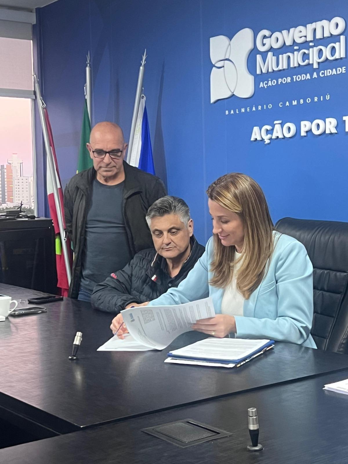 Sancionada lei que regulamenta a reforma da previdência no serviço público municipal de Balneário Camboriú