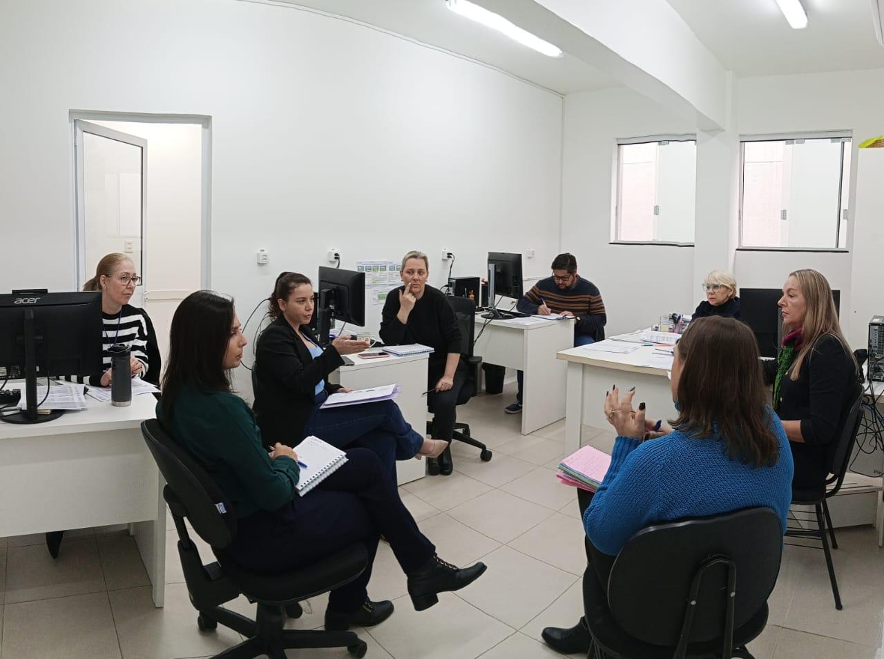 Seletividade alimentar de alunos da Educação Especial é tema de reunião em Balneário Camboriú