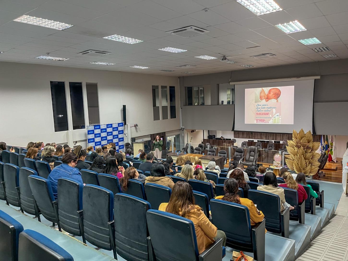 Seminário fortalece discussão sobre importância do aleitamento materno