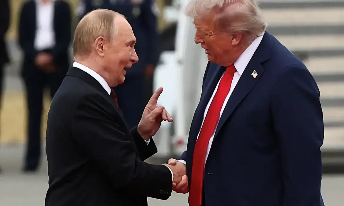 Trump e Putin encerram reunião sem acordo, mas com diálogo 