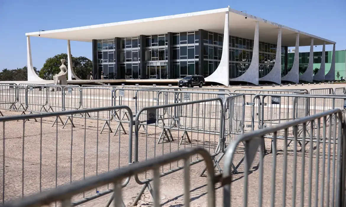 Ao vivo: acompanhe o primeiro dia de julgamento de Bolsonaro no STF