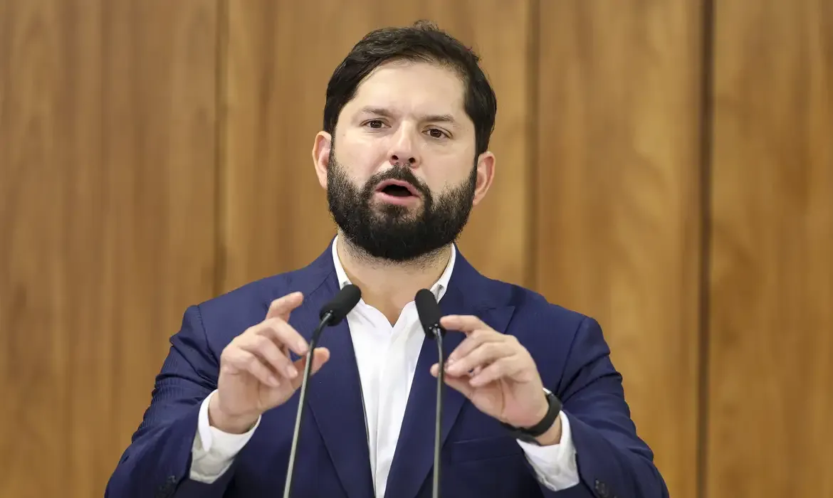 Boric e Petro se manifestam após condenação de Bolsonaro