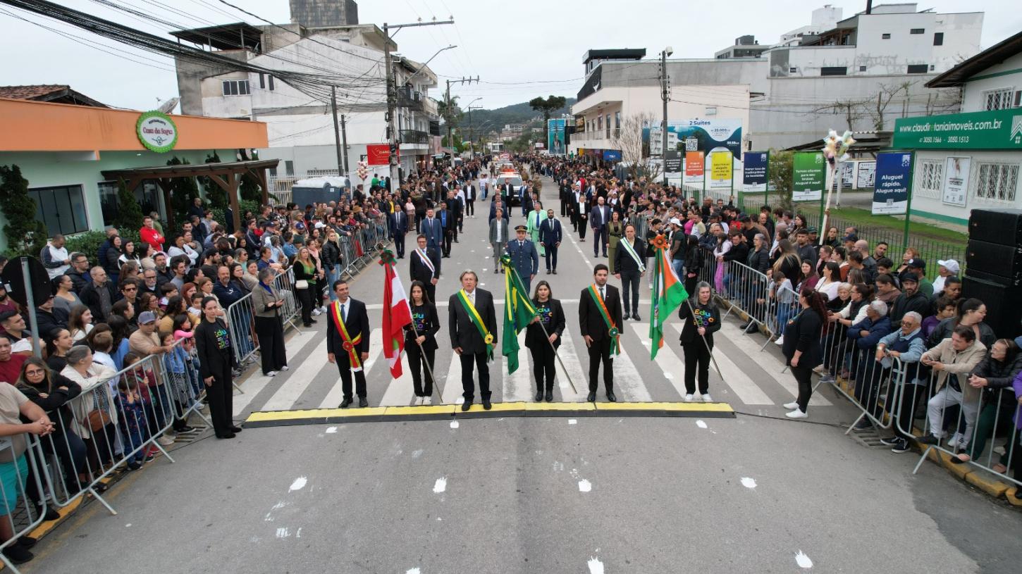 Camboriú celebra a Independência do Brasil com desfiles cívicos no Monte Alegre e no Centro da cidade