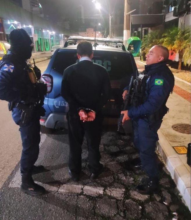 Guarda Municipal prende homem após agressão a taxista idoso em Balneário Camboriú 