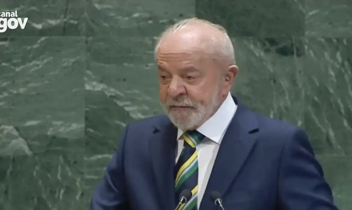 Lula diz que soberania é inegociável e repudia falsos patriotas