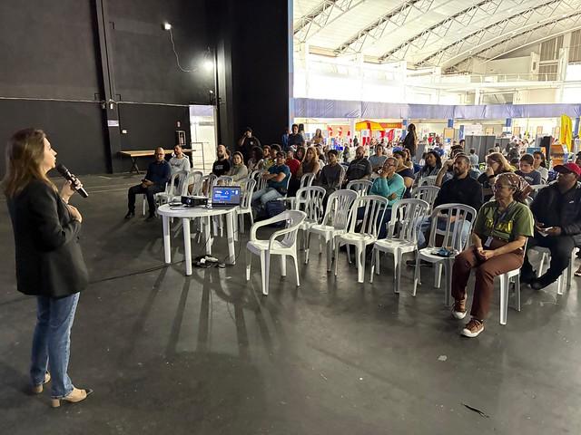 FEIRÃO EMPREGA+ ITAJAÍ ATENDE QUASE 1 MIL PESSOAS NO CENTREVENTOS