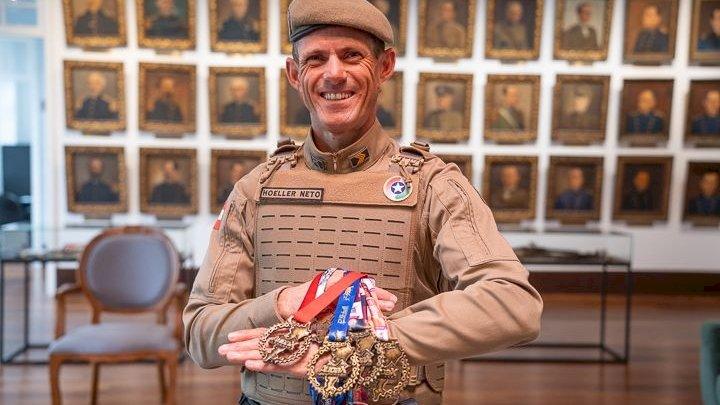 Policial militar conclui desafio internacional de ciclismo de 1000 km e recebe homenagem do Comando-Geral