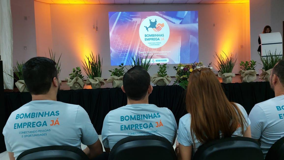 Programa Bombinhas Emprega Já estimula capacitação e empregabilidade em Bombinhas com apoio da FIESC e SENAI