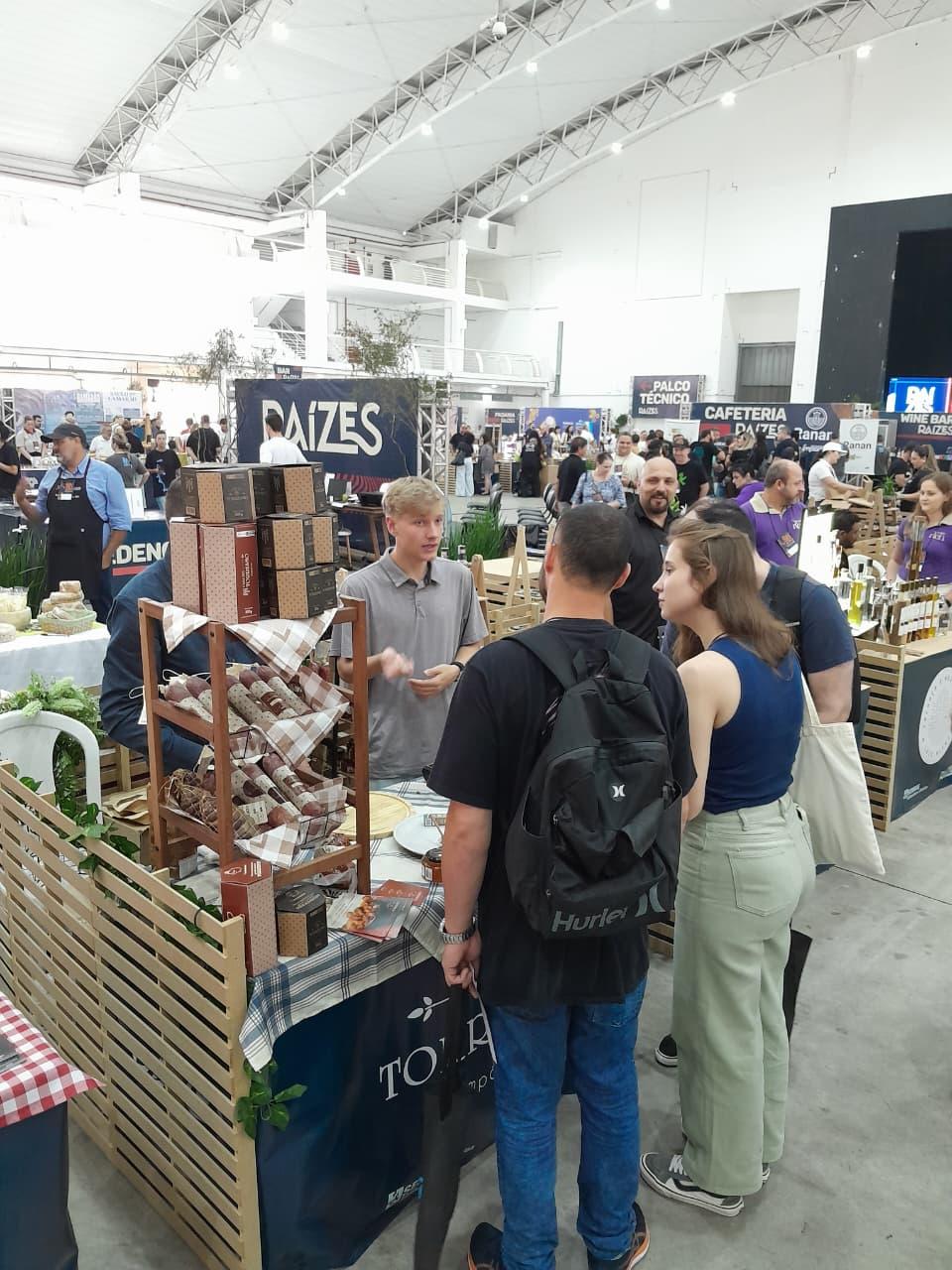 Sebrae/SC fortalece pequenos negócios de gastronomia no 5º Congresso Raízes, em Itajaí