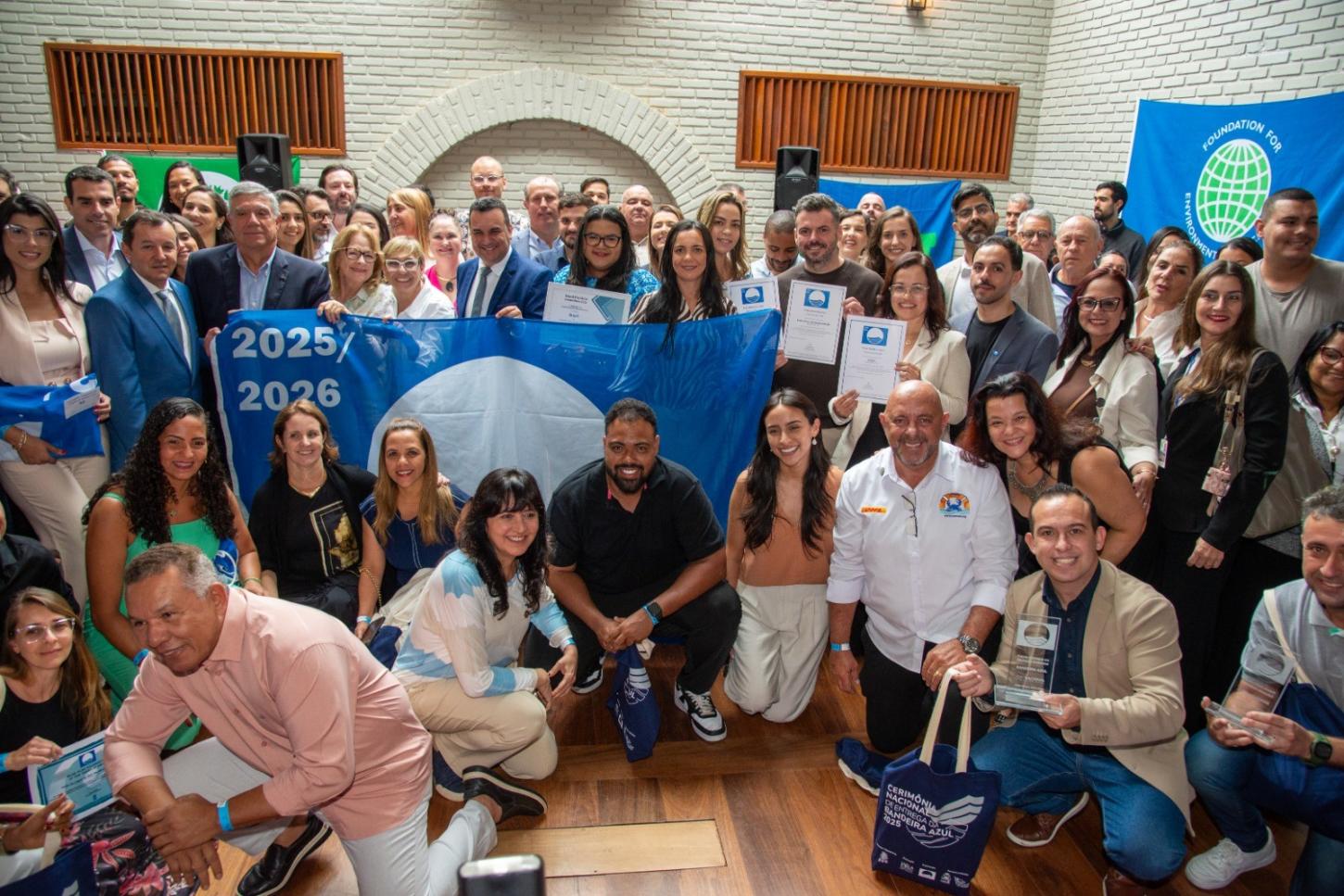 Bombinhas é destaque nacional na cerimônia de entrega da Bandeira Azul