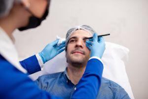 Eles gastam com autocuidado, sim! Quatro tendências que apontam o avanço do consumo masculino