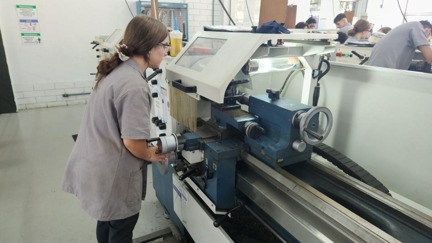 Feirão da Aprendizagem do SENAI Itajaí conecta jovens ao primeiro passo na indústria neste sábado