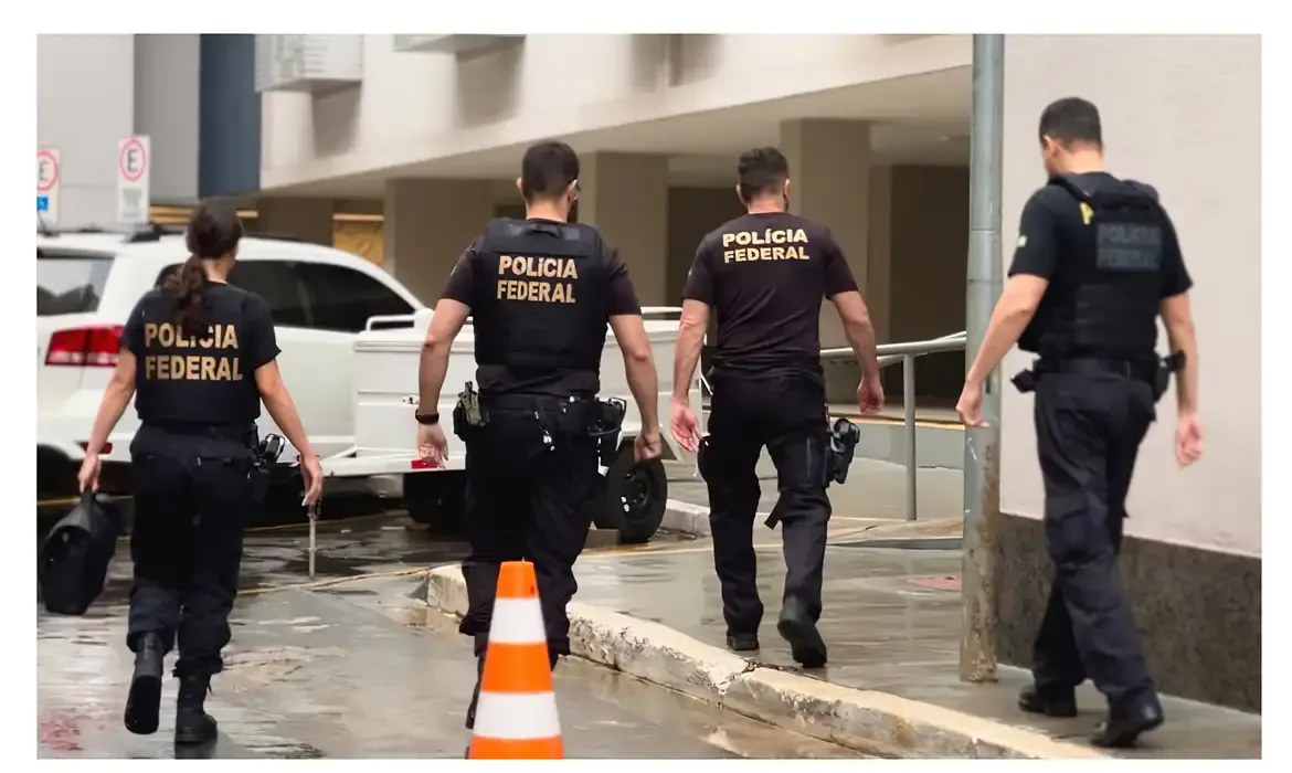 Fraudes no INSS: ex-ministro de Bolsonaro e deputados são alvos da Polícia Federal