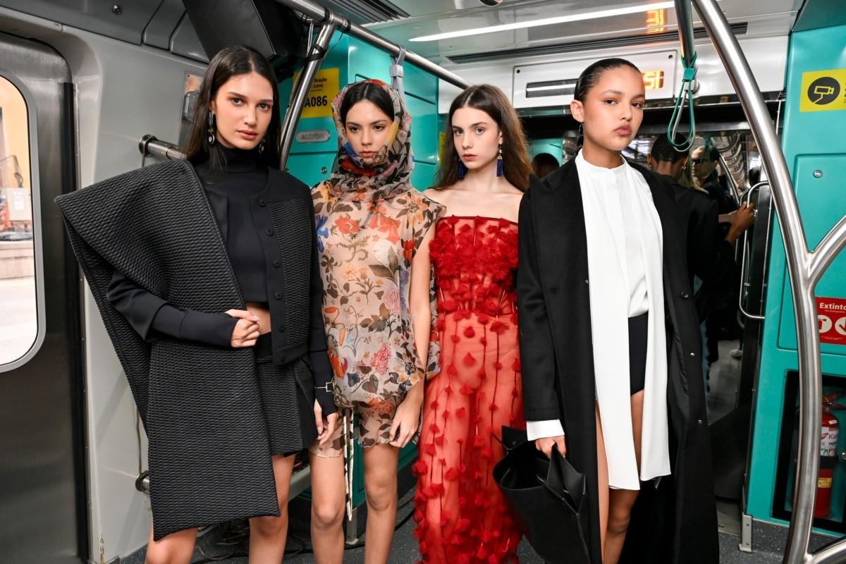 Modelos revelados nos seis shoppings da Almeida Junior, desfilam na São Paulo Fashion Week