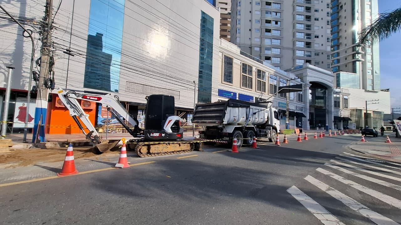 Obra do Praia 100% Limpa entra na fase final da Rua 3700 e iniciará intervenções na Avenida Brasil