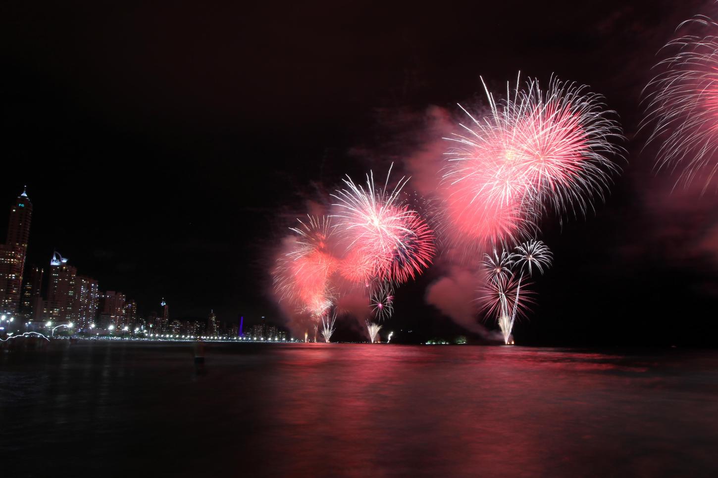 Réveillon: Teste de fogos ocorrerá em 12 de dezembro