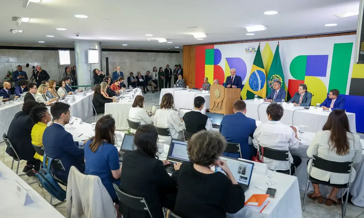Lula afirma que vai vetar PL da Dosimetria
