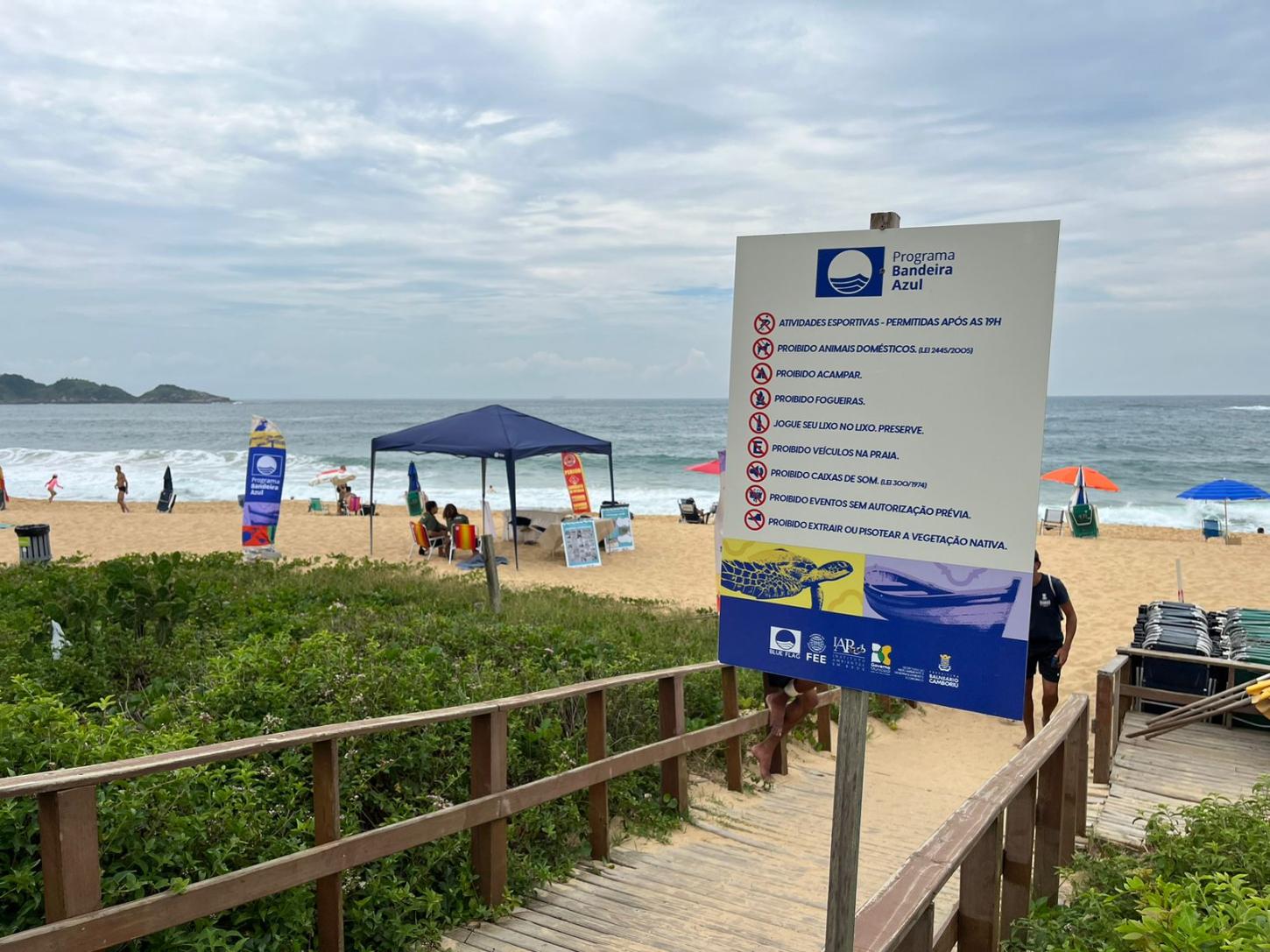 Ações de educação ambiental foram realizadas em praias com Bandeira Azul de Balneário Camboriú