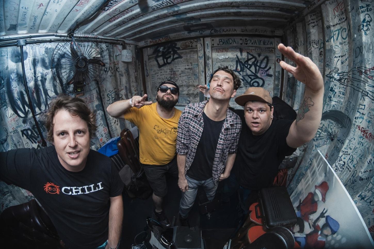 Banda Pineapple XPS, de Balneário Camboriú, concorre a vaga no Lollapalooza 2026